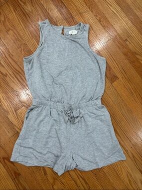 Lou & Grey Light Gray Sleeveless Drawstring Romper